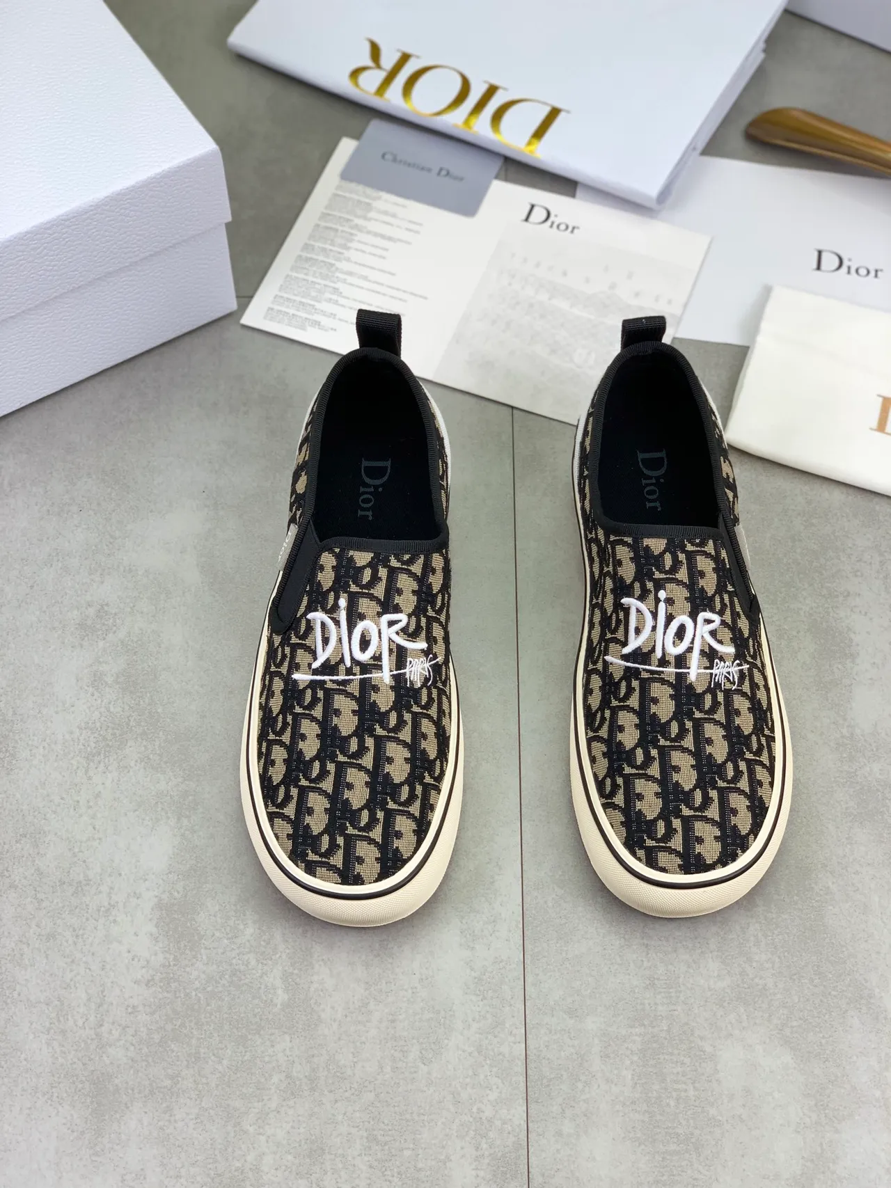 Dior B23 بيج أسود مونوجرام قماش تطريز سكريبت لوفر 4
