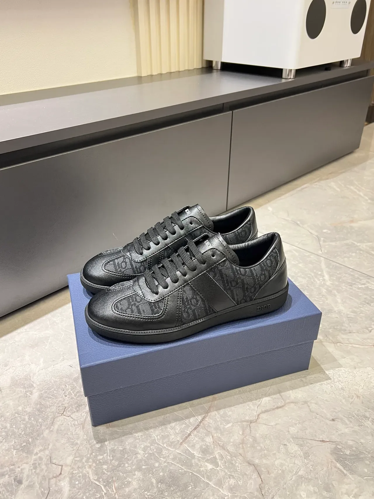 Dior B23 Sneakers lifestyle noir monogrammé textile cuir overlays 4
