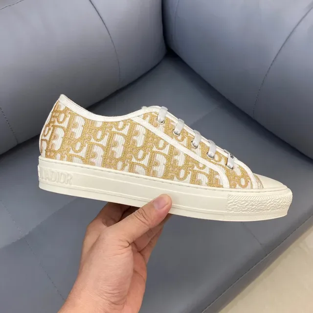 ديور B23 Monogram Print أحذية رياضية أسلوب حياة بيج وذهبي 6