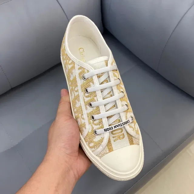 ديور B23 Monogram Print أحذية رياضية أسلوب حياة بيج وذهبي 7