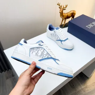 Dior B23 白和浅蓝色 Monogram 生活方式运动鞋