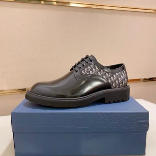 Dior Sapatos Oxford de Couro Polido Preto e Bege com Monograma Oblíquo e Painel Lateral