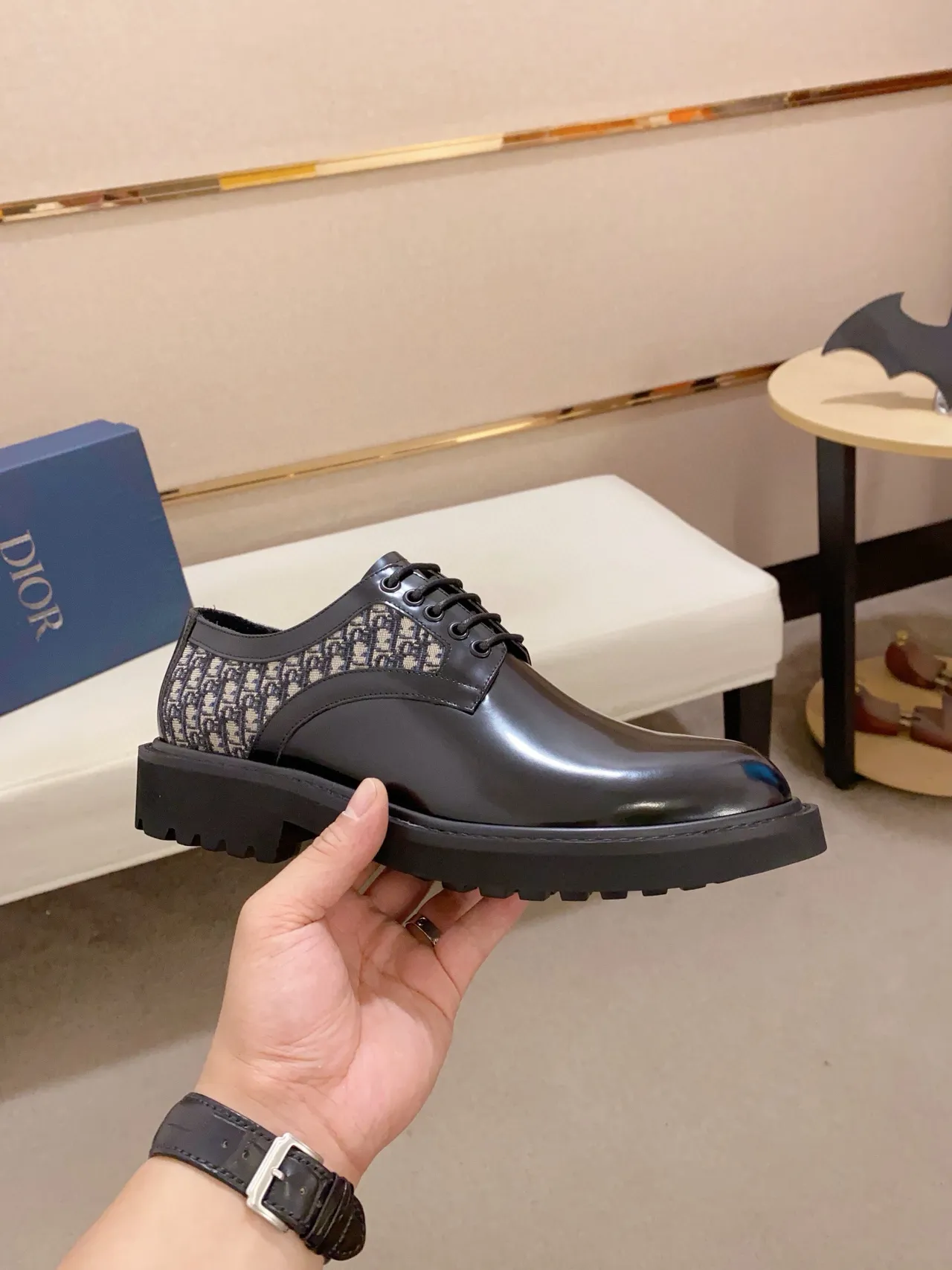 Dior কালো বেইজ পালিশড লেদার তির্যক মনোগ্রাম সাইড প্যানেল অক্সফোর্ড জুতা 4