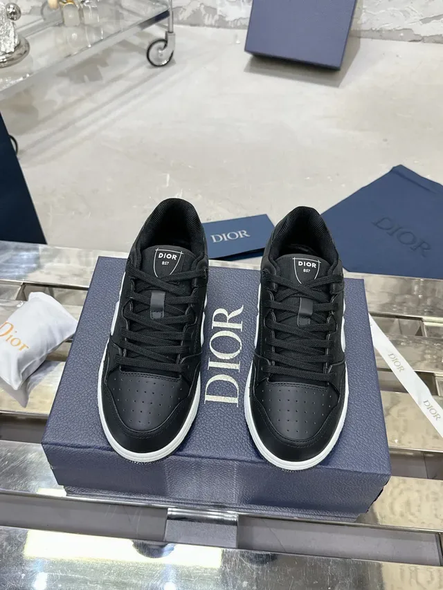 Dior حذاء رياضي لايف ستايل أسود أبيض جلد علوي midsole متعارض 2