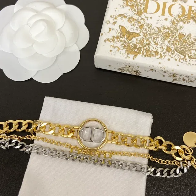 Dior قلادة ذهبي فضي سلاسل مزدوجة طبقة لوجو ميداليون 5