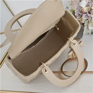 Dior Lady Dior বেইজ কোয়িল্টেড ক্যানেজ টপ-হ্যান্ডেল টোট ব্যাগ 12