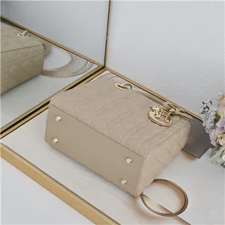 Dior Lady Dior বেইজ কোয়িল্টেড ক্যানেজ টপ-হ্যান্ডেল টোট ব্যাগ 14