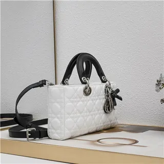 Dior Lady Dior حقيبة توت أبيض مقلمة بحبال علوية 8