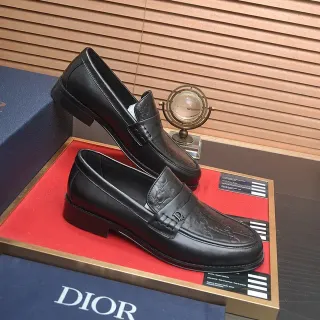 Dior 黑色皮革压花斜纹 Penny Loafer