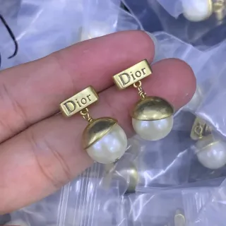 Boucles d'oreilles Dior Logo Plaque et Perle Sphérique