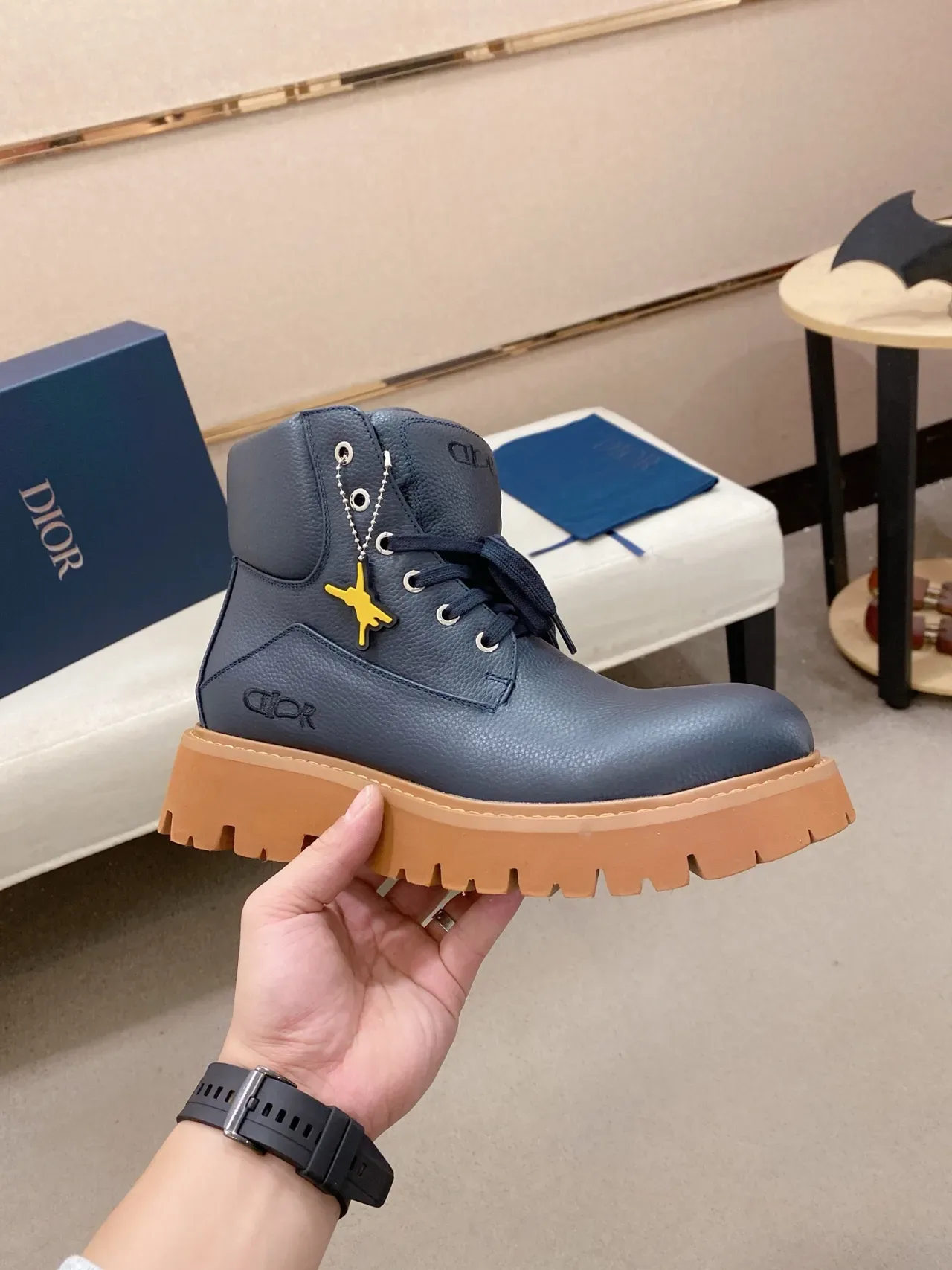 Dior Bottes de Travail Navy Beige Cuir Pebbled Semelle Chunky Lug Sole 5