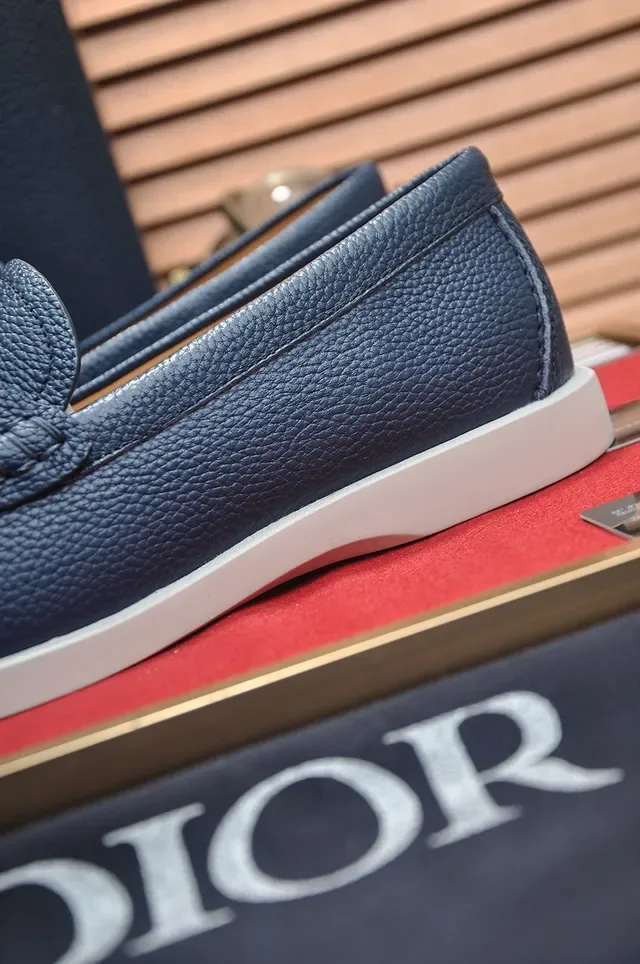 Dior Mocassins Cuir Pebbled Navy White Boucle D-Shaped Metal 2