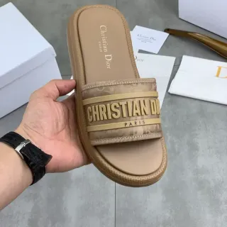 Dior Slide Beige Logo Embossado Correa Zapatilla