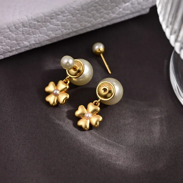 Dior Tribales boucles d'oreilles fleur de perle blanche dorée 3