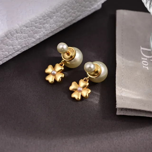 Dior Tribales boucles d'oreilles fleur de perle blanche dorée 4