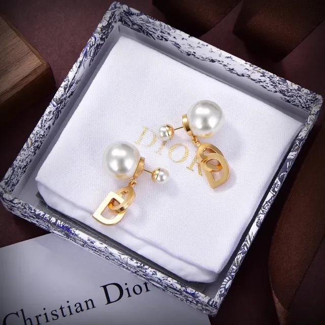 Brincos Dior Tribales de metal dourado e pérola de resina branca 3