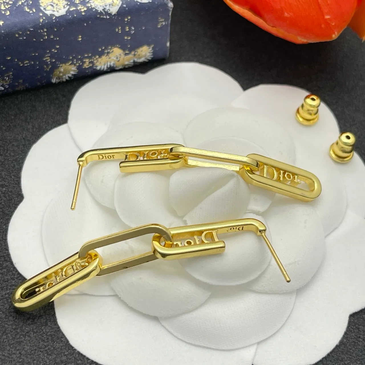 Dior Tribales সোনার স্বচ্ছ Logo-Link Chain Pavé ক্রিস্টাল বর্ডার কানের দুল 3