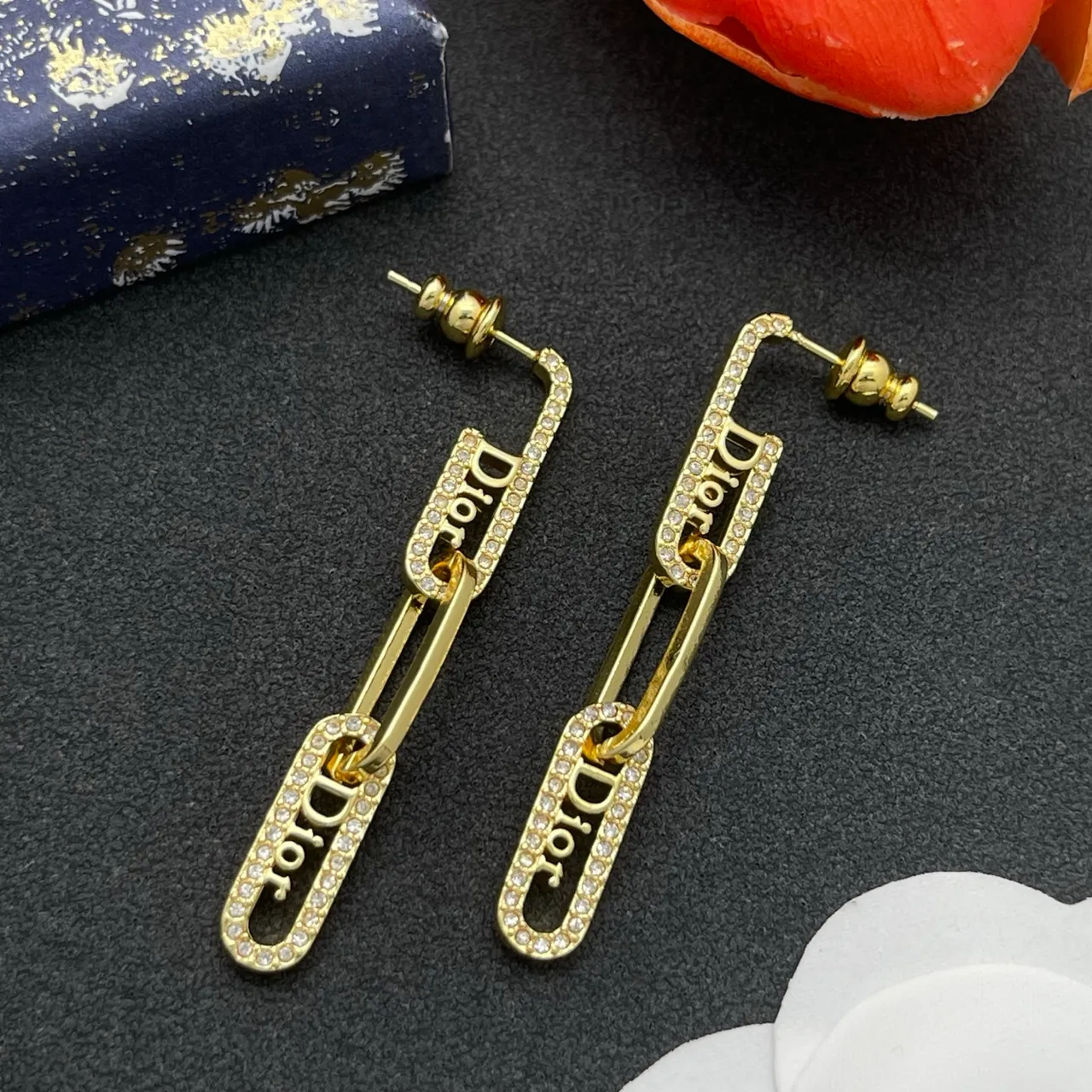 Dior Tribales সোনার স্বচ্ছ Logo-Link Chain Pavé ক্রিস্টাল বর্ডার কানের দুল 6