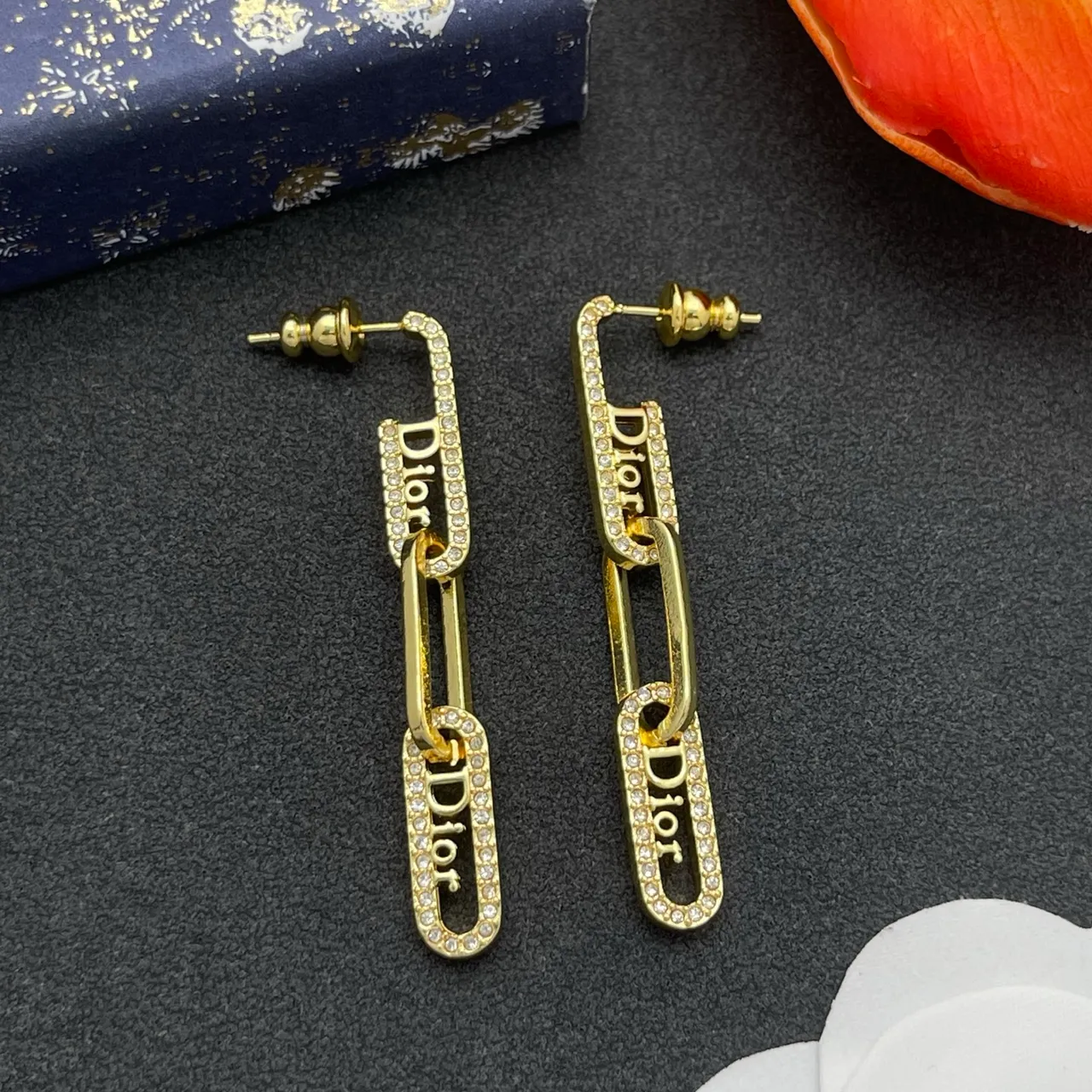 Dior Tribales সোনার স্বচ্ছ Logo-Link Chain Pavé ক্রিস্টাল বর্ডার কানের দুল 7