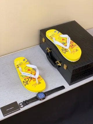 Dolce & Gabbana গ্রাফিক প্রিন্ট হলুদ স্লিপার্স 7