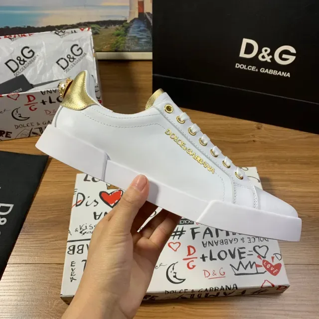 Dolce & Gabbana Zapatillas Lifestyle Blancas Doradas de Cuero con Hardware 4