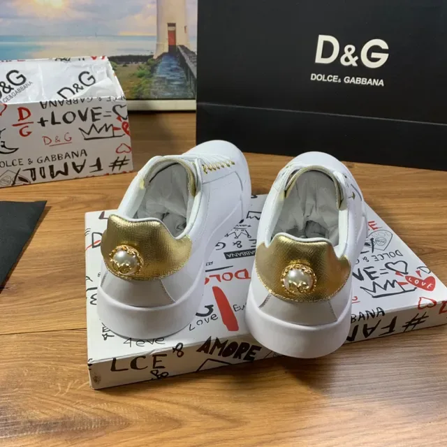 Dolce & Gabbana Zapatillas Lifestyle Blancas Doradas de Cuero con Hardware 5
