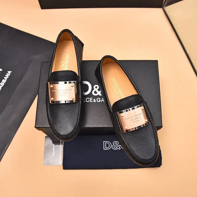 Dolce & Gabbana 黑色金色压纹皮革金属徽章乐福鞋 2