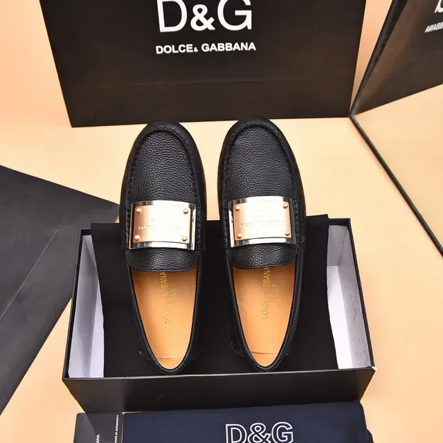 Dolce & Gabbana 黑色金色压纹皮革金属徽章乐福鞋 3