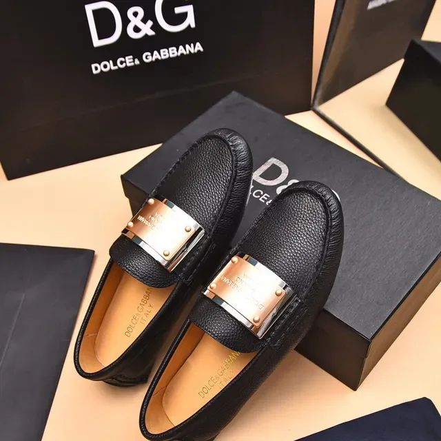 Dolce & Gabbana 黑色金色压纹皮革金属徽章乐福鞋 8