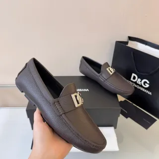 Dolce & Gabbana بني فضي جلد Pebbled مشبك معدني DG لوفر