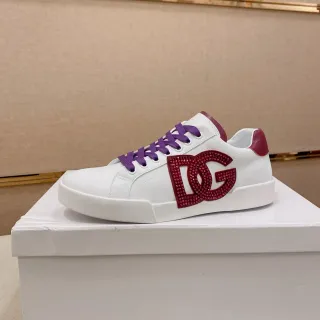 Dolce & Gabbana DG Logo tênis branco roxo magenta lifestyle sneakers