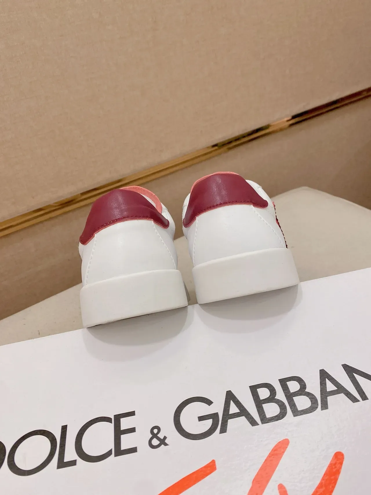 Dolce & Gabbana DG Logo 白色紫色品红色生活方式运动鞋 3