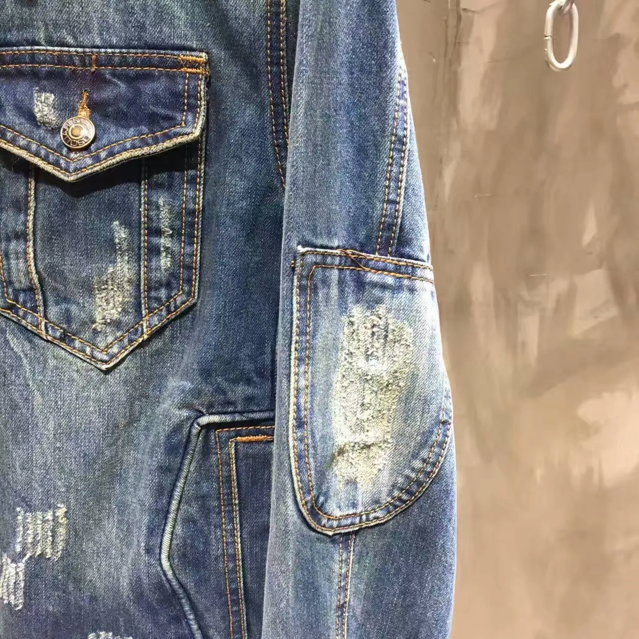 DSQUARED2 破损肘部补丁牛仔夹克 5