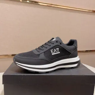 Emporio Armani EA7 কালো এবং সাদা লাইফস্টাইল স্নিকার
