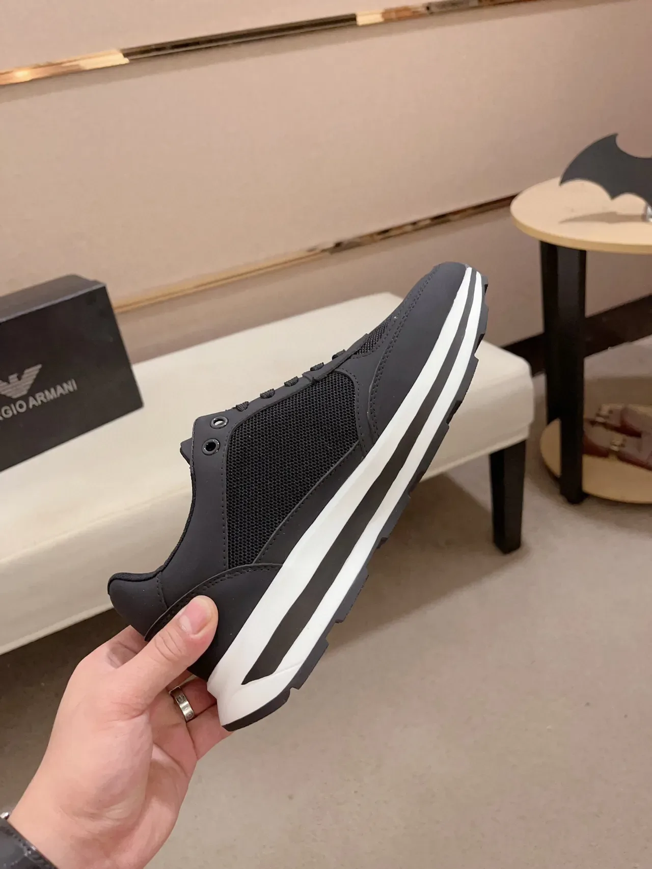 Emporio Armani EA7 কালো এবং সাদা লাইফস্টাইল স্নিকার 5