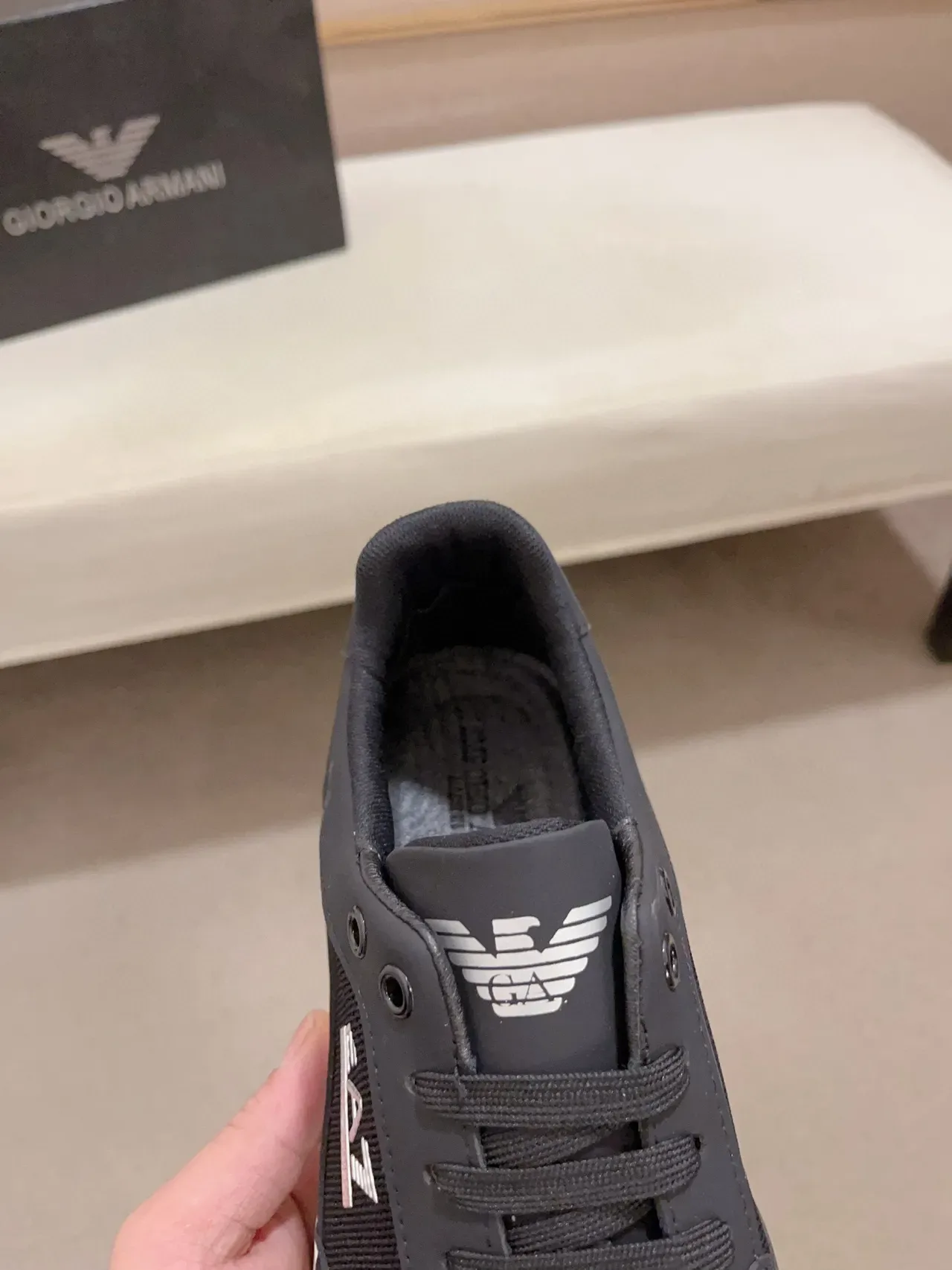 Emporio Armani EA7 কালো এবং সাদা লাইফস্টাইল স্নিকার 6