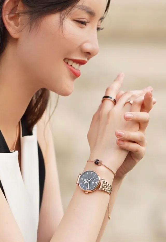 Emporio Armani যান্ত্রিক তারাচ্ছন্ন নীল ডায়াল গোলাপি সোনার টোন Quartz ঘড়ি 8