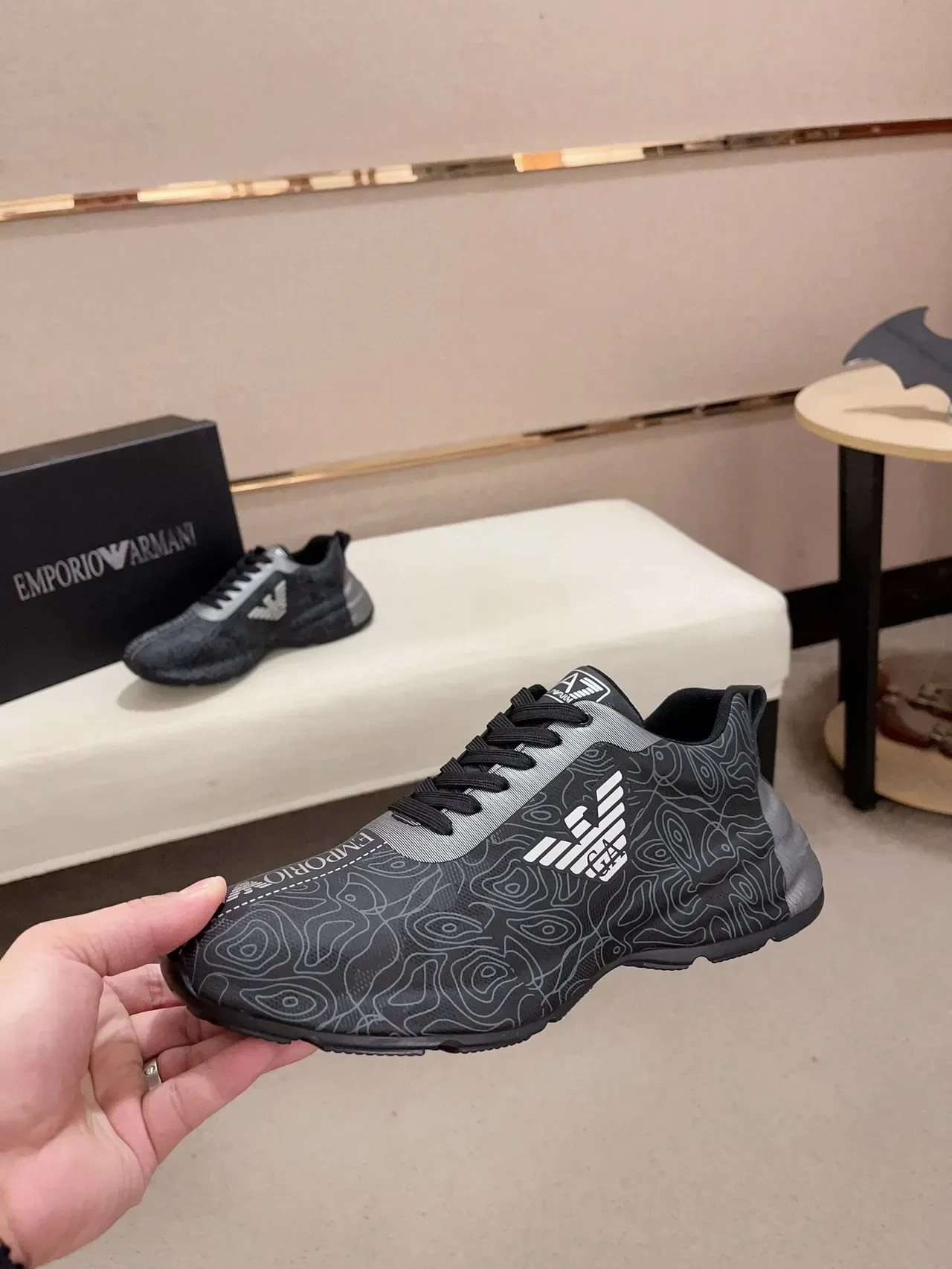 Emporio Armani طباعة توبوغرافية شعار النسر أحذية رياضية أسود للأسلوب الحیاتي 3