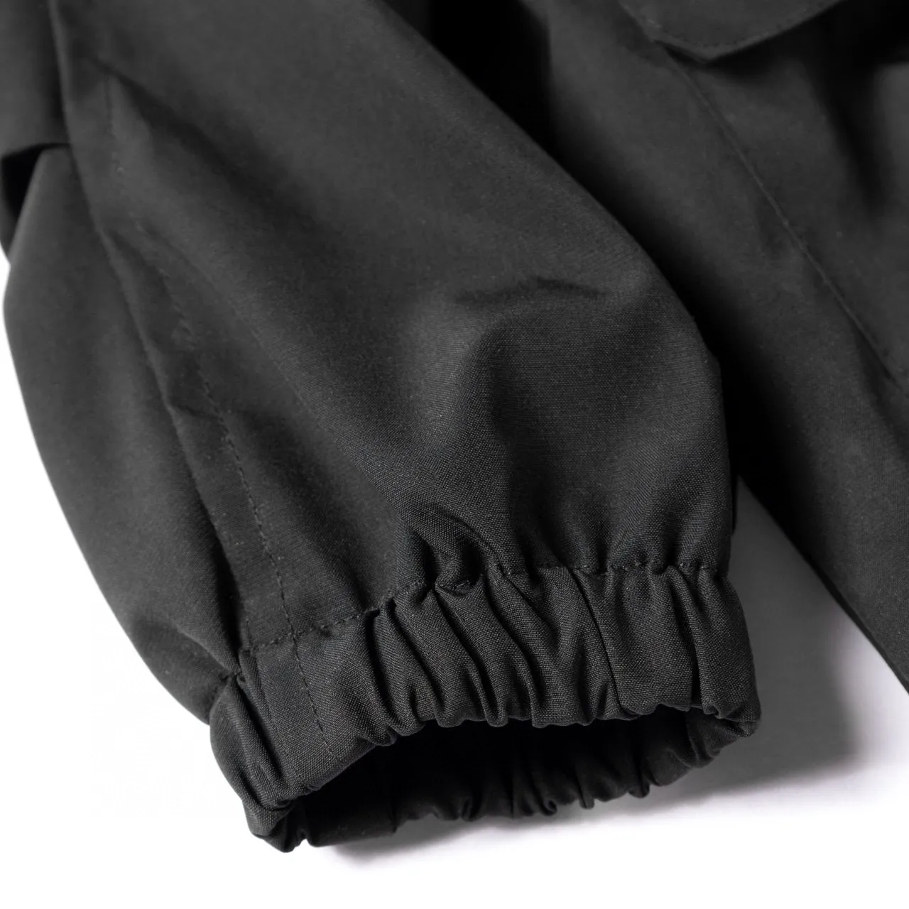 Fendi Veste à Capuche à Fermeture Éclair Avant Noir et Blanc 12