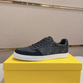 Fendi 黑白印花纺织麂皮鞋头盖生活方式运动鞋