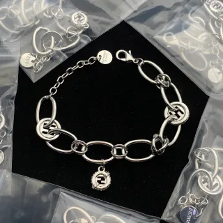 Fendi FF Logo Bracelet en lien ovale entrelacé ton argent