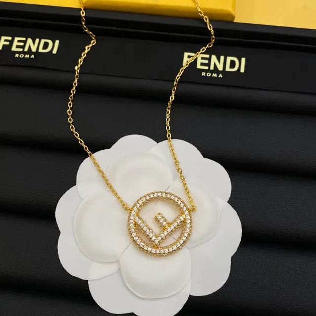 قلادة معلقة Fendi FF Logo Pavé Crystal 5