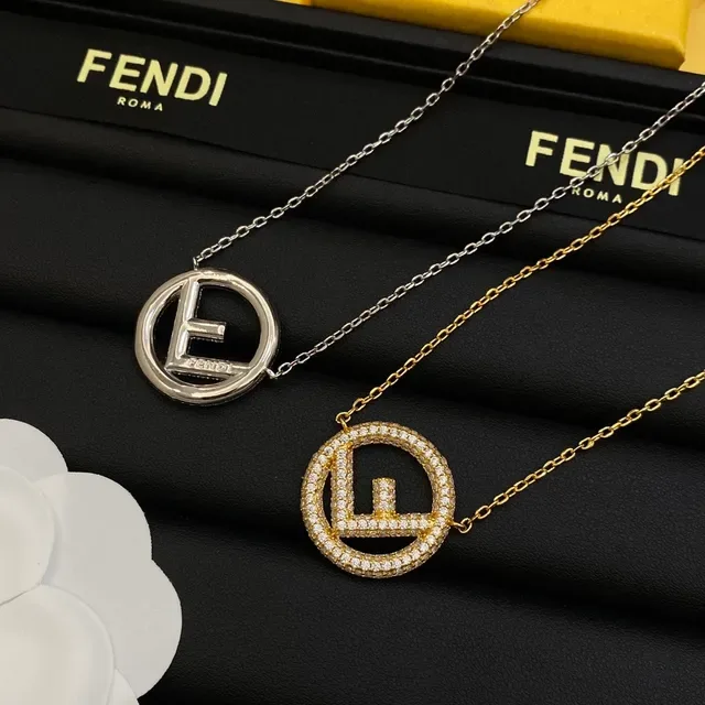 قلادة معلقة Fendi FF Logo Pavé Crystal 6