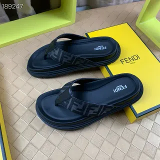 ফেন্ডি FF Monogram প্ল্যাটফর্ম কালো জ্যাকার্ড স্ট্র্যাপ মোটা সোল স্লিপার্স