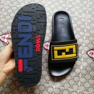 Fendi FF Slide sandales noires jaunes bleues rouges