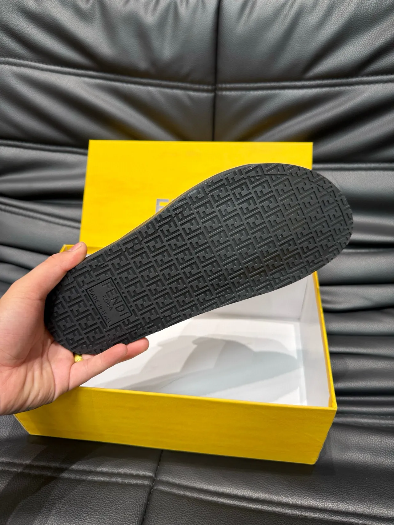 Fendi FF Slide নীলা এবং কালো Monogram স্লিপার 5