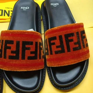 Fendi FF Slide Orange Noir Velours Sangle Logo Repeat chaussons