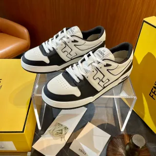 Fendi FF Sneaker 白色和黑色生活方式运动鞋