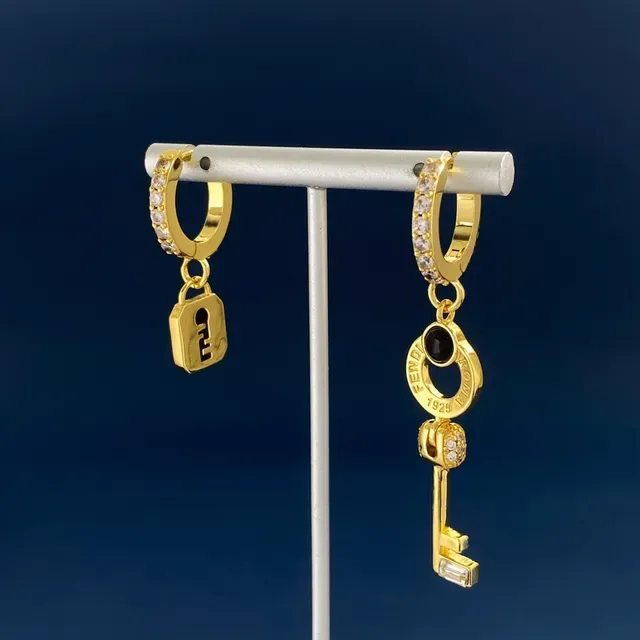 Fendi Lock & Key Boucles d'oreilles asymétriques en cristal et ónix doré 2