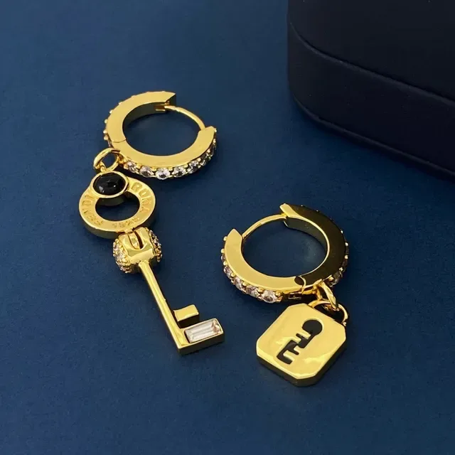 Fendi Lock & Key Boucles d'oreilles asymétriques en cristal et ónix doré 3
